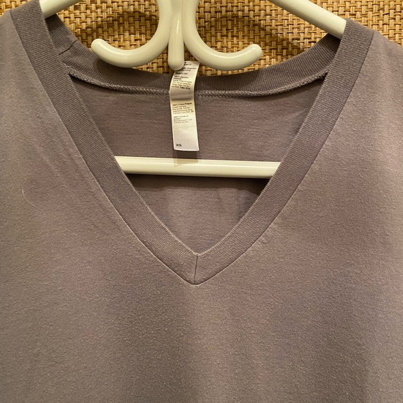 American Apparel - Grey V-Neck - Picture 6 of 8